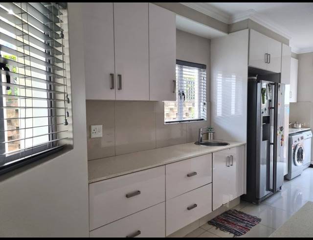 3 BEDROOM TOWNHOUSE RENTED IN EDGEMOUNT ESTATE